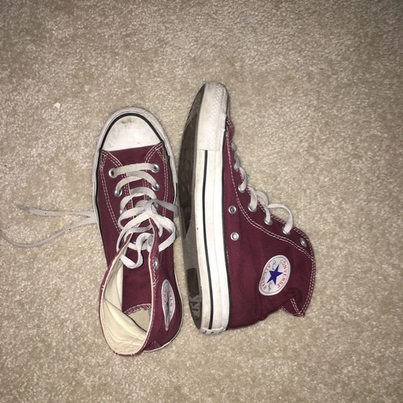 maroon converse mens
